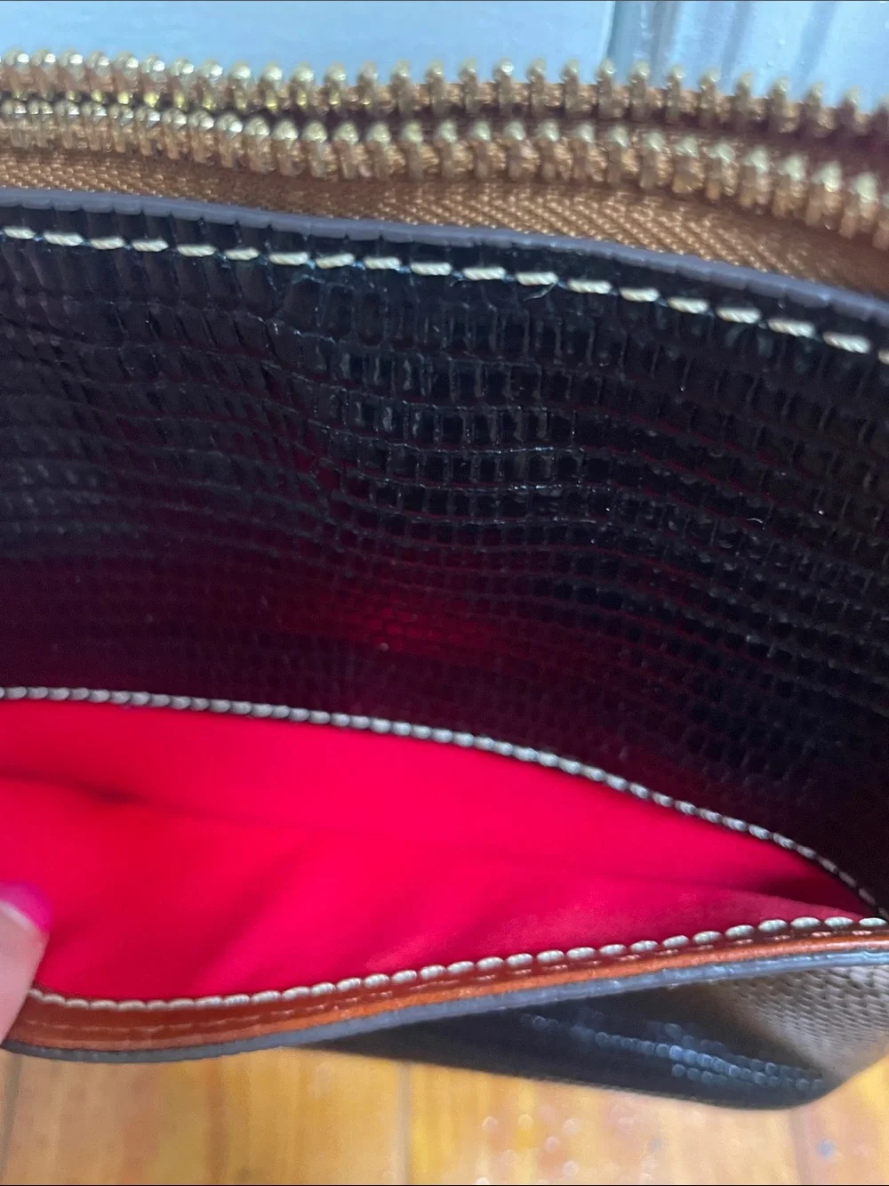 Dooney & Bourke compact dooney